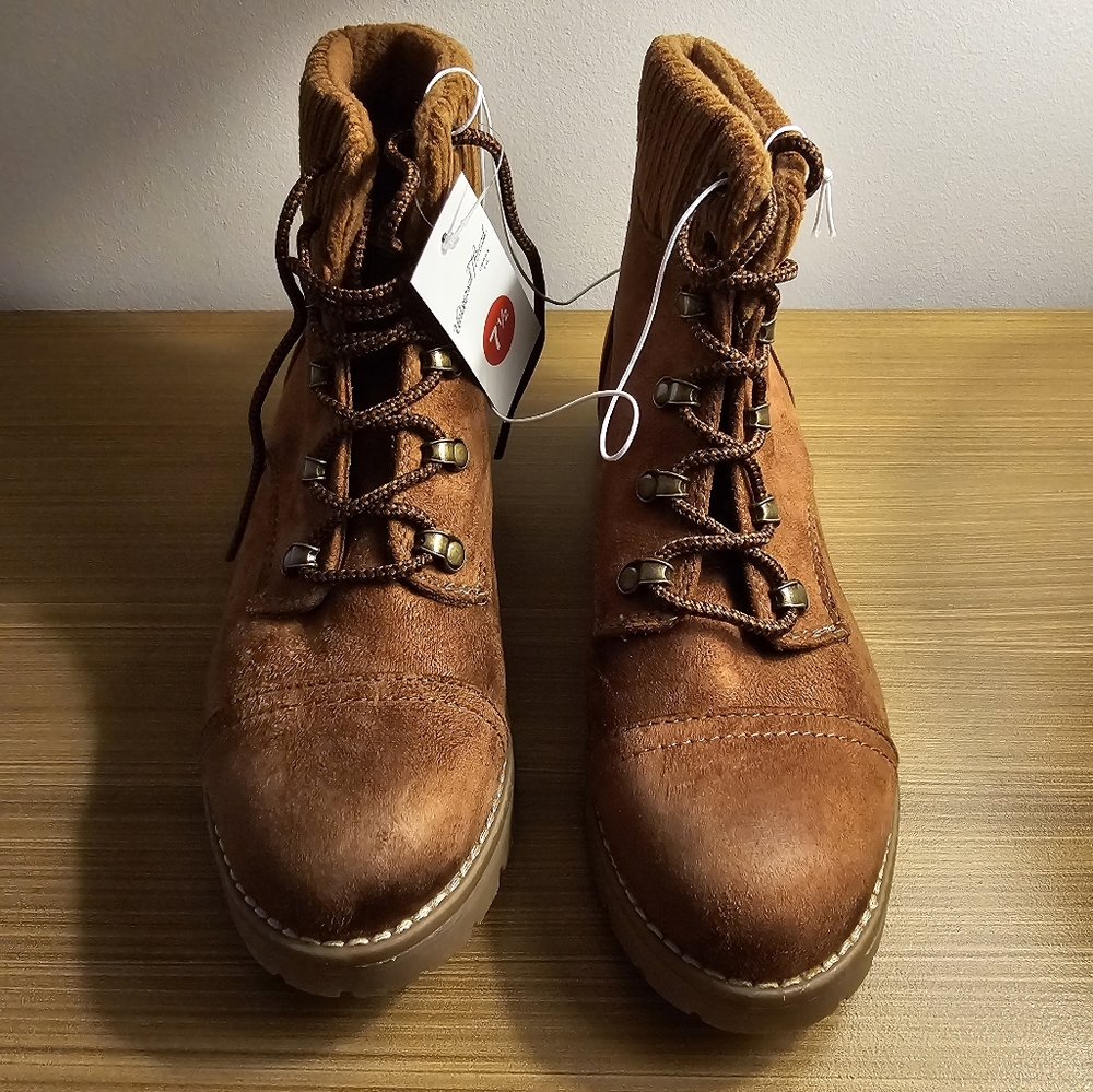 Universal Thread Boots